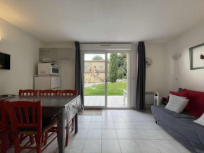 Maison T3 climatisée avec piscine, animaux admis, parking - FR-1-382-215
